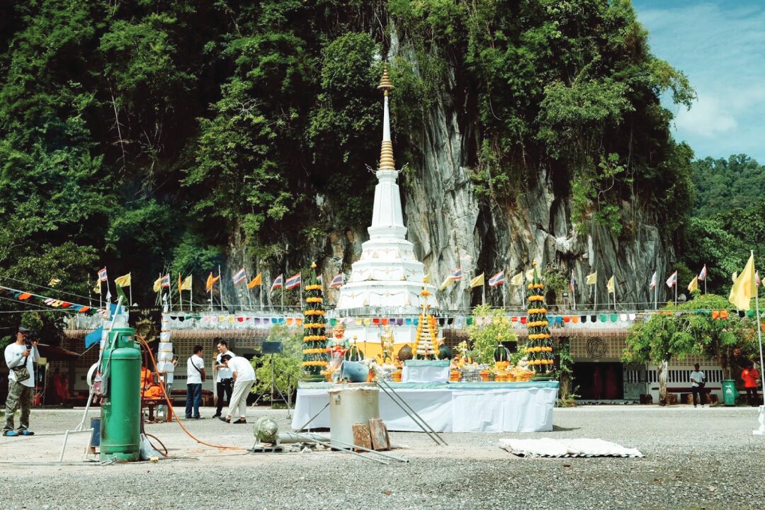 ข่าวสดพระเครื่อง - วัตถุมงคล‘หลวงพ่อประสูติ’ รายได้สมทบสร้างรพ.ชุมชน