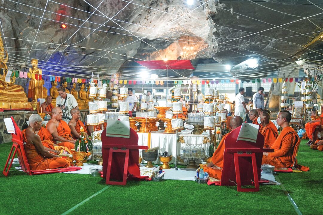 ข่าวสดพระเครื่อง - วัตถุมงคล‘หลวงพ่อประสูติ’ รายได้สมทบสร้างรพ.ชุมชน