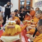 หลวงปู่ศิลา มอบเงินบริจาค มทภ.2 สร้างที่พัก ในฐานตามแนวชายแดน ให้ ทหาร