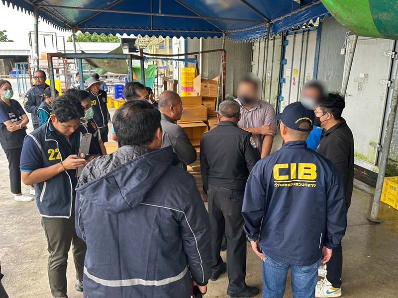 Illegal frozen chicken operation uncovered in Nakhon Pathom | News by Thaiger