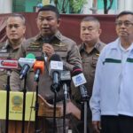 ตำรวจ คาด เย็นนี้ผู้ชุมนุมทะลุหมื่นคน จุดตรวจคัดกรอง เจอมีด 7 เล่ม คัตเตอร์ 17 เล่ม