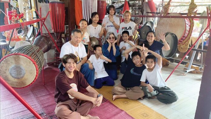 สดจากเยาวชน