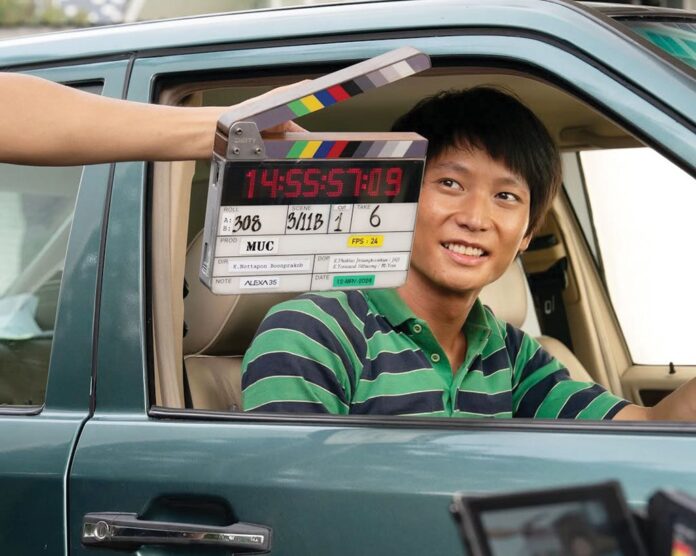 เบื้องหลังมายา