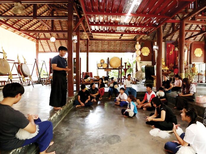 สดจากเยาวชน