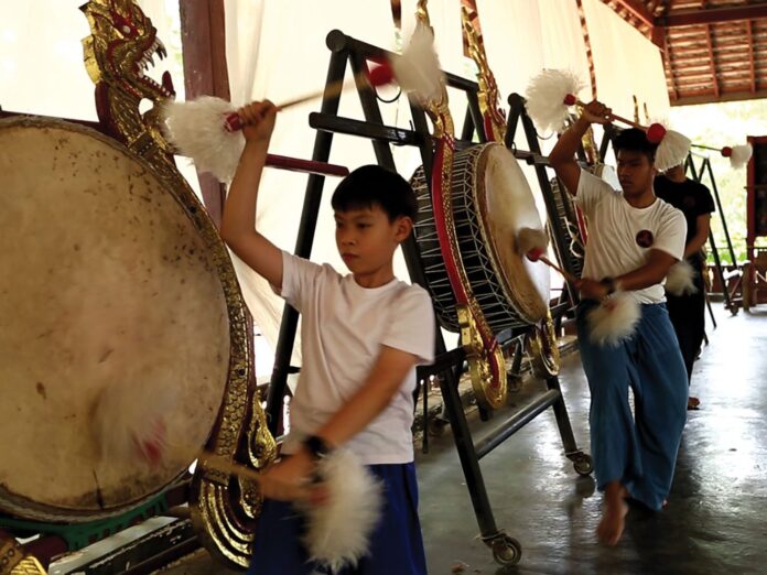 สดจากเยาวชน