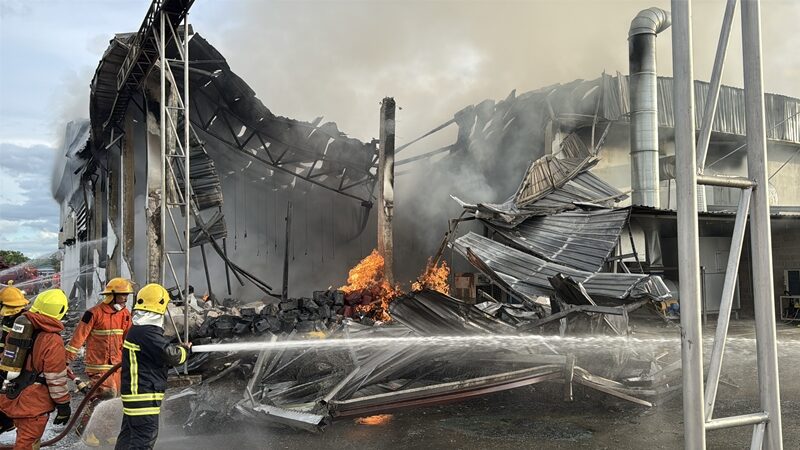 Phetchaburi factory fire causes over 10 million baht damage | News by Thaiger