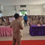 ประชุมด่วน กำนัน-ผญบ. ชายแดน อ.บ้านกรวด ซ้อมแผนอพยพ ปชช. พ้นพื้นที่เสี่ยงภัย-เกิดเหตุฉุกเฉิน