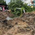 ตราด ฝนถล่มหนัก น้ำท่วมขังถนนหลายสาย สัญจรอัมพาต ผู้ว่าฯสั่งเร่งเปิดทางระบายน้ำ