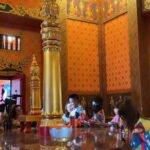 บัวขาว ต้อนรับ ท็อป-ไทด์ วิ่งช่วยผู้สูงอายุ อึ้งเขย่าเซียมซี 2 ครั้ง เลขเดียวกันเป๊ะ เล็งเสี่ยงโชค