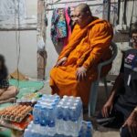 สุดรันทด พ่อ 93 ปีตาฟางเดินไม่ไหว เลี้ยงลูกสาว 47 ปี ป่วยติดเตียง อาศัยเพิงในป่ายางพัก วอนช่วยด่วน  