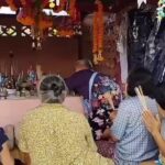 โค้งสุดท้าย ชาวบ้านแห่ขอโชคลาภ ศาลเจ้าพ่อขุนทอง ส่องเลขเด็ดเห็นเพียบ เล็งเสี่ยงดวง