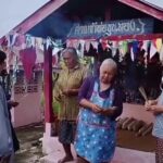 โค้งสุดท้าย ชาวบ้านแห่ขอโชคลาภ ศาลเจ้าพ่อขุนทอง ส่องเลขเด็ดเห็นเพียบ เล็งเสี่ยงดวง