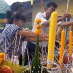 ชาวบ้านแห่ร่วม พิธีถวายกุฏิสงฆ์ ไม่พลาด ส่องเลขหางประทัด ได้เลขเด็ดสมใจเล็งเสี่ยงโชค
