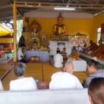 ชาวบ้านแห่ร่วม พิธีถวายกุฏิสงฆ์ ไม่พลาด ส่องเลขหางประทัด ได้เลขเด็ดสมใจเล็งเสี่ยงโชค