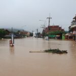 ฝนตกหนัก น้ำท่วมบ้าน ระดมเร่งช่วย ผู้ป่วยติดเตียง-ชาวบ้าน อพยพพ้นพื้นที่อุทกภัย