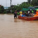 ฝนตกหนัก น้ำท่วมบ้าน ระดมเร่งช่วย ผู้ป่วยติดเตียง-ชาวบ้าน อพยพพ้นพื้นที่อุทกภัย