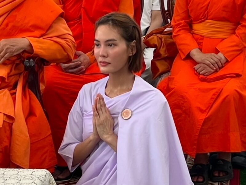 “เจนี่อยากบวช” คำเดียวจากใจ! อาจารย์โอเล่ เผยนาทีศรัทธา – ซ้อมอุ้มบาตร ซ้อมห่มจีวร เต็มใจสละทางโลก