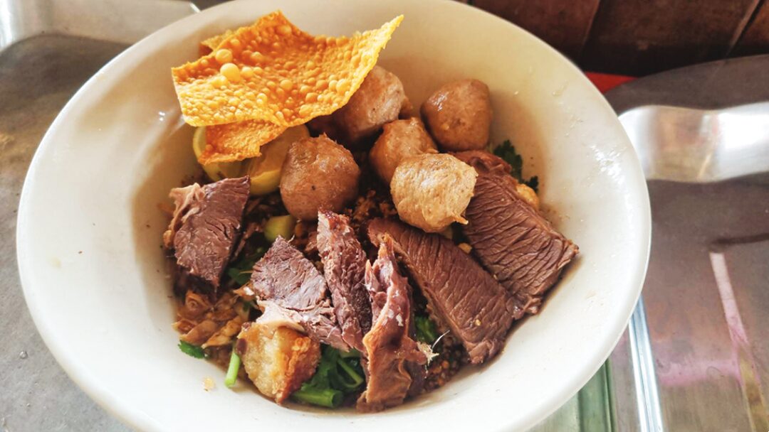 หลาก&หลาย - ก๋วยเตี๋ยวโอ่งแม่น้อย อร่อยที่สุดในเมืองมนุษย์