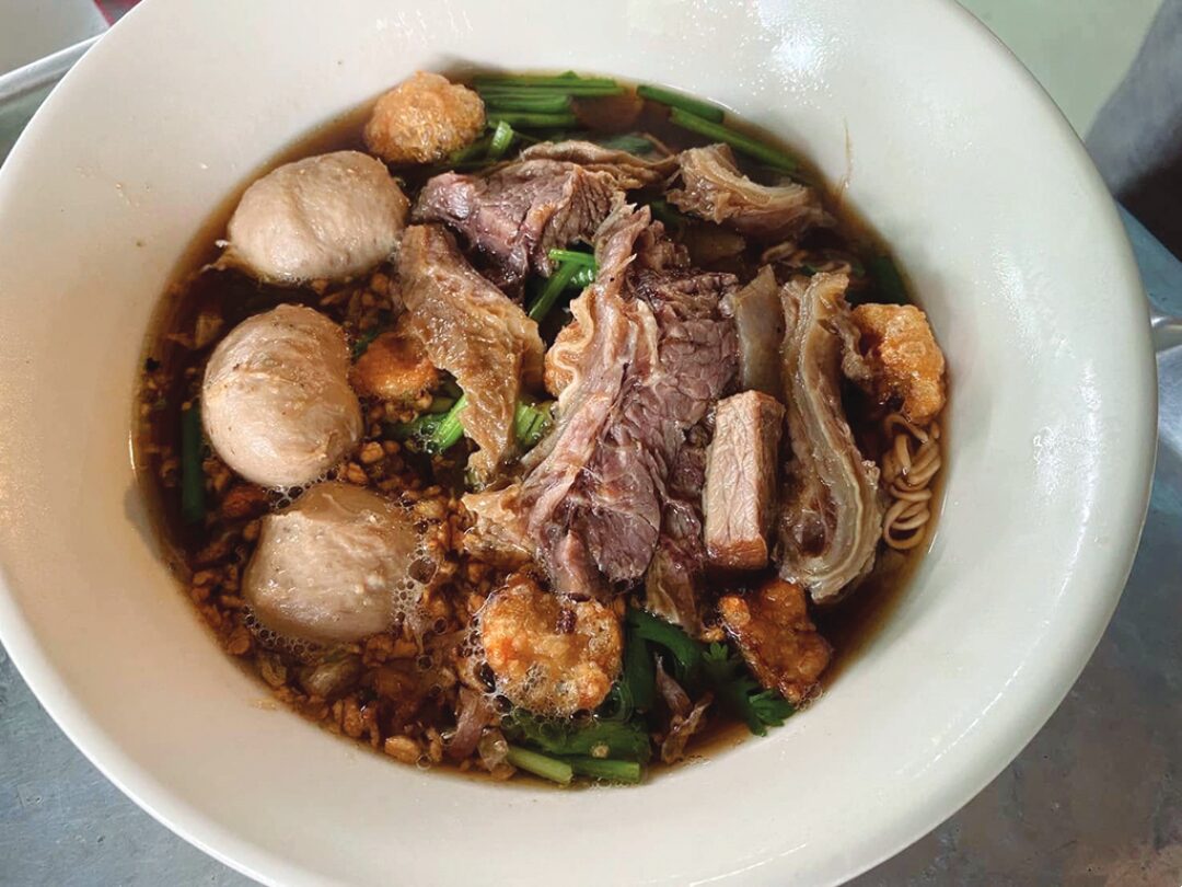 หลาก&หลาย - ก๋วยเตี๋ยวโอ่งแม่น้อย อร่อยที่สุดในเมืองมนุษย์