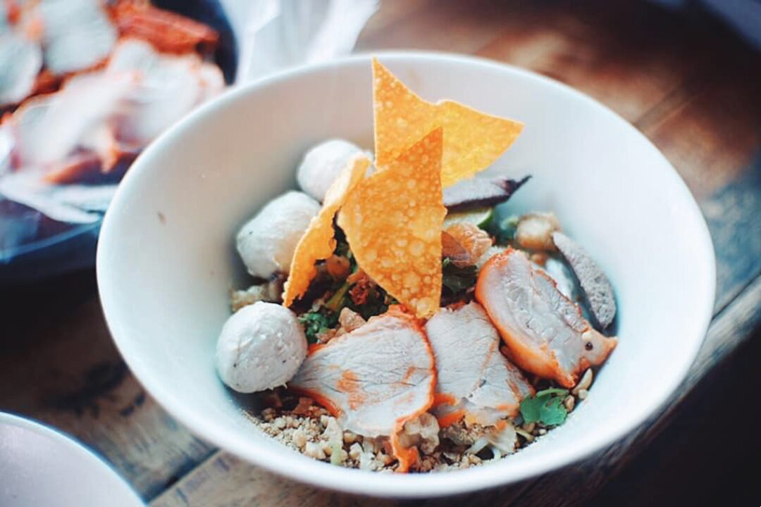 หลาก&หลาย - ก๋วยเตี๋ยวโอ่งแม่น้อย อร่อยที่สุดในเมืองมนุษย์