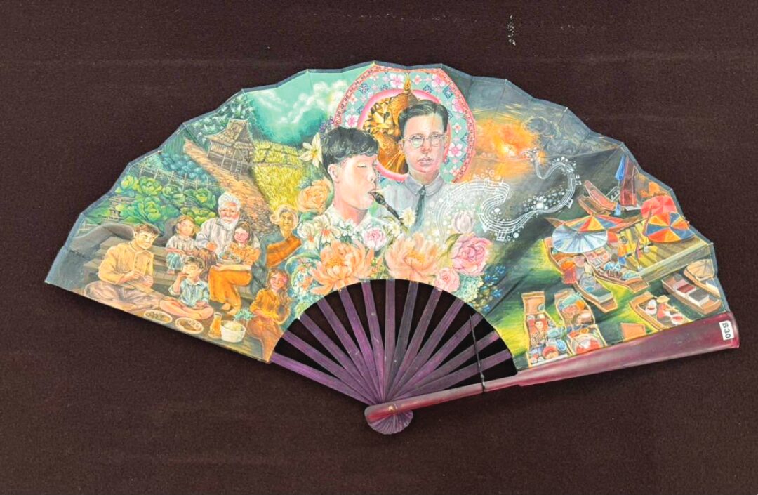 สดจากเยาวชน - ‘บวร๑๐’เฉลิมพระเกียรติ ศิลปะวาดภาพบนพัดจีบ