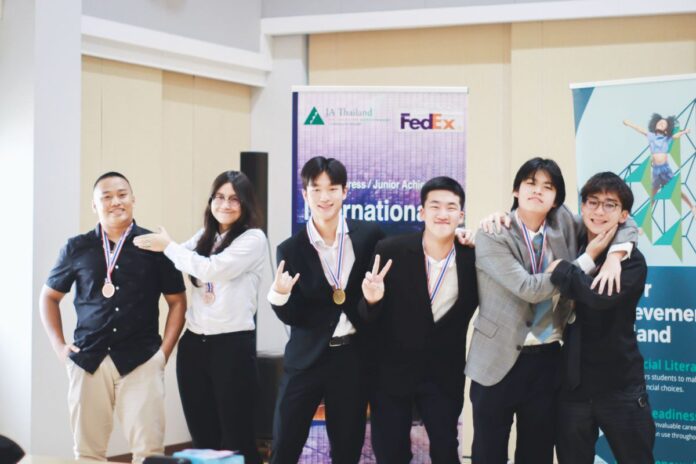 ไอคิวทะลุฟ้า - เยาวชนไทยดวลเวทีนานาชาติ แนวทางธุรกิจเพื่อความยั่งยืน