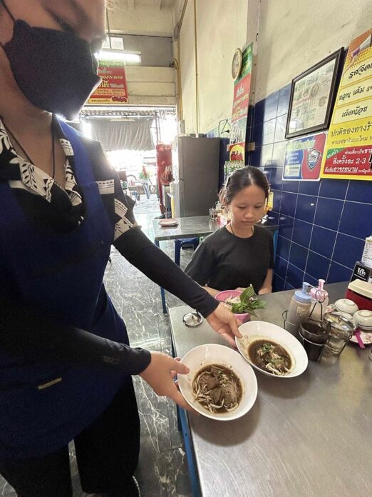 เผ็ดสะท้านเมืองปทุมฯ ร้านก๋วยเตี๋ยวเรือพันธุ์ดุ   
