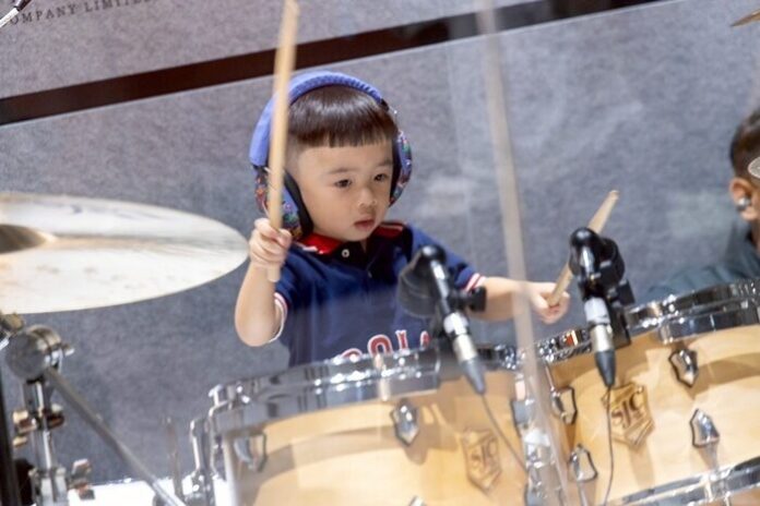 ดา เอนโดรฟิน โชว์ชีวิตคุณแม่ลูกสอง - สามี เผยเมียเหมือนแม่เป๊ะ! 