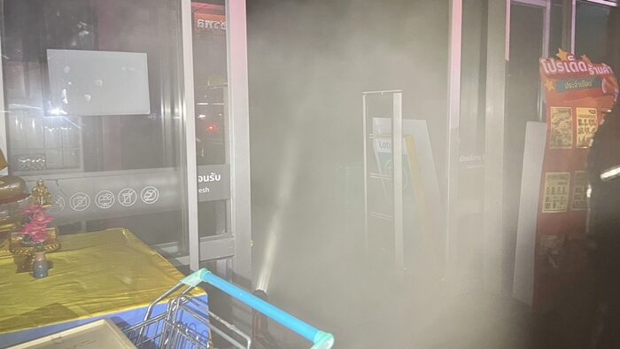 Blaze at Bangkok supermarket quickly contained by firefighters | News by Thaiger