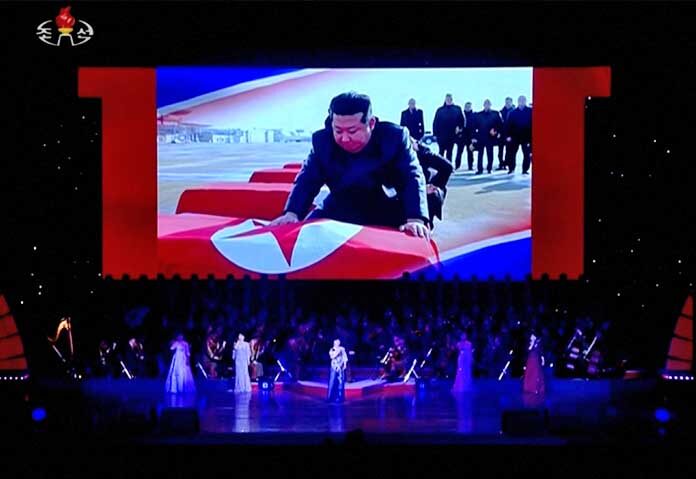 คิมรับศพทหารสู้ศึกยูเครน “ยกเป็นวีรบุรุษ” ฉลอง 1 ปีสนธิสัญญายุทธศาสตร์รัสเซีย