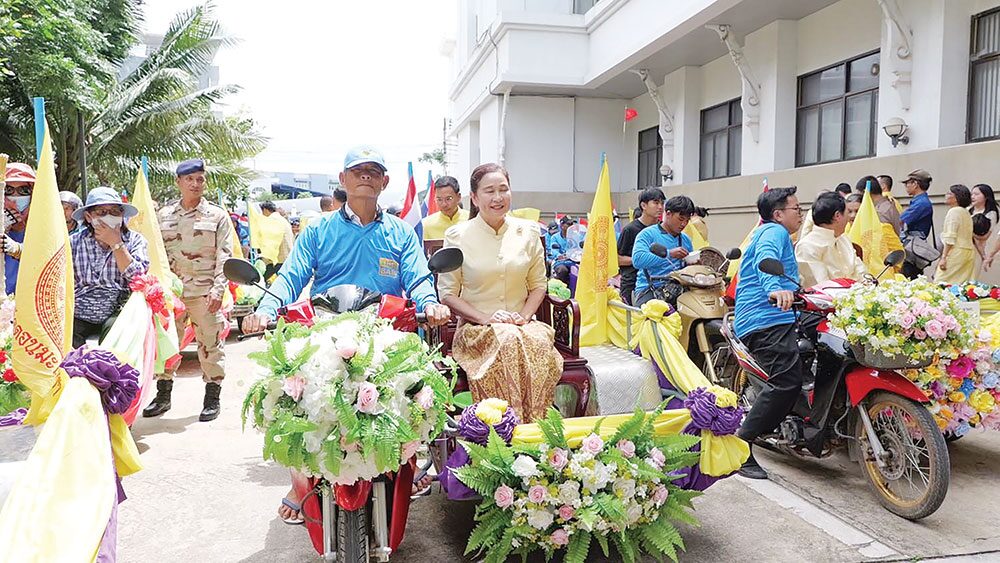 รายงานพิเศษ - แห่เทียนพรรษา-ทอดผ้าป่า จัดขบวนซาเล้งกว่า 200 คัน