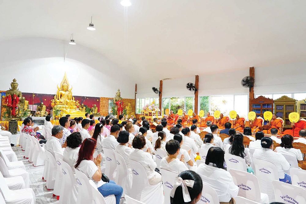 ข่าวสดพระเครื่อง - ถวายเทียน 2 แผ่นดิน เข้าพรรษาไทย-เมียนมา