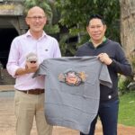 สวนสัตว์เปิดเขาเขียว ต้อนรับเอกอัครราชทูตอังกฤษ มอบเค้กอวยพรวันเกิด “หมูเด้ง”