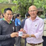 สวนสัตว์เปิดเขาเขียว ต้อนรับเอกอัครราชทูตอังกฤษ มอบเค้กอวยพรวันเกิด “หมูเด้ง”