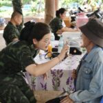 ผบ.มทบ.38 ควง ประธานสมาคมแม่บ้าน ดูแลสุขภาพประชาชน ประสบ อุทกภัย อ.เวียงสา