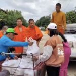 พระไม่ทิ้งโยม จัดโรงครัวเคลื่อนที่ "เจ้าคุณน้อย" ช่วยผู้ประสบภัยน้ำท่วม น่าน-สุโขทัย