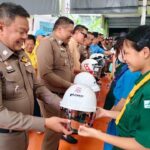 โครงการถนนปลอดภัย รณรงค์สวมหมวกนิรภัย 100% ให้ความรู้ ความเข้าใจ กฎหมายจราจร