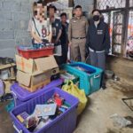 บุกรวบคาบ้านพัก แม่ค้าบุหรี่ไฟฟ้า ยึดของกลางกว่า 1,000 ชิ้น ส่งสน.ดินแดงแจ้งข้อหาหนัก