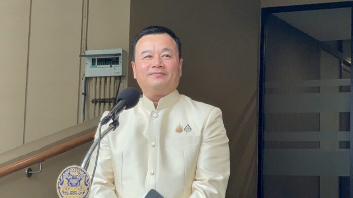 สรวงศ์ เทียนทอง รมว.ท่องเที่ยวและกีฬา