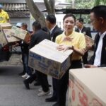 สุราษฎร์ฯ เปิดโครงการ "ร่วมปันน้ำใจ คนไทยไม่ทิ้งกัน" ส่งชาวบ้าน-ทหารกล้า รบชายแดน
