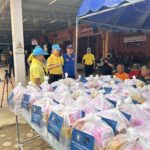 จิตอาสา ทำดีด้วยหัวใจ ตำรวจไซเบอร์ มอบสิ่งของ-เติมพลังใจผู้ประสบภัยน้ำท่วมแม่สาย