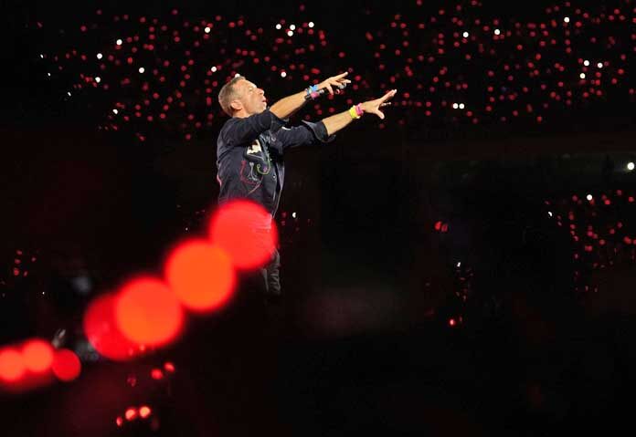 พักงาน “ซีอีโอคบชู้” หลังคลิปคอนเสิร์ต Coldplay กลายเป็นไวรัลฉาวกระฉ่อนโลก