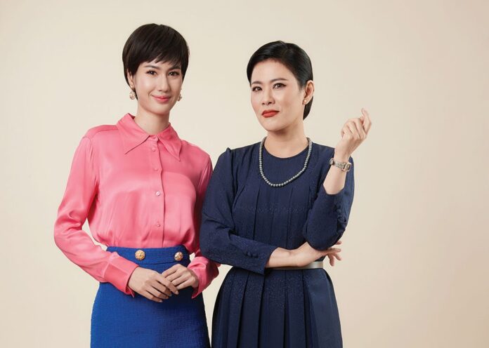 เบื้องหลังมายา