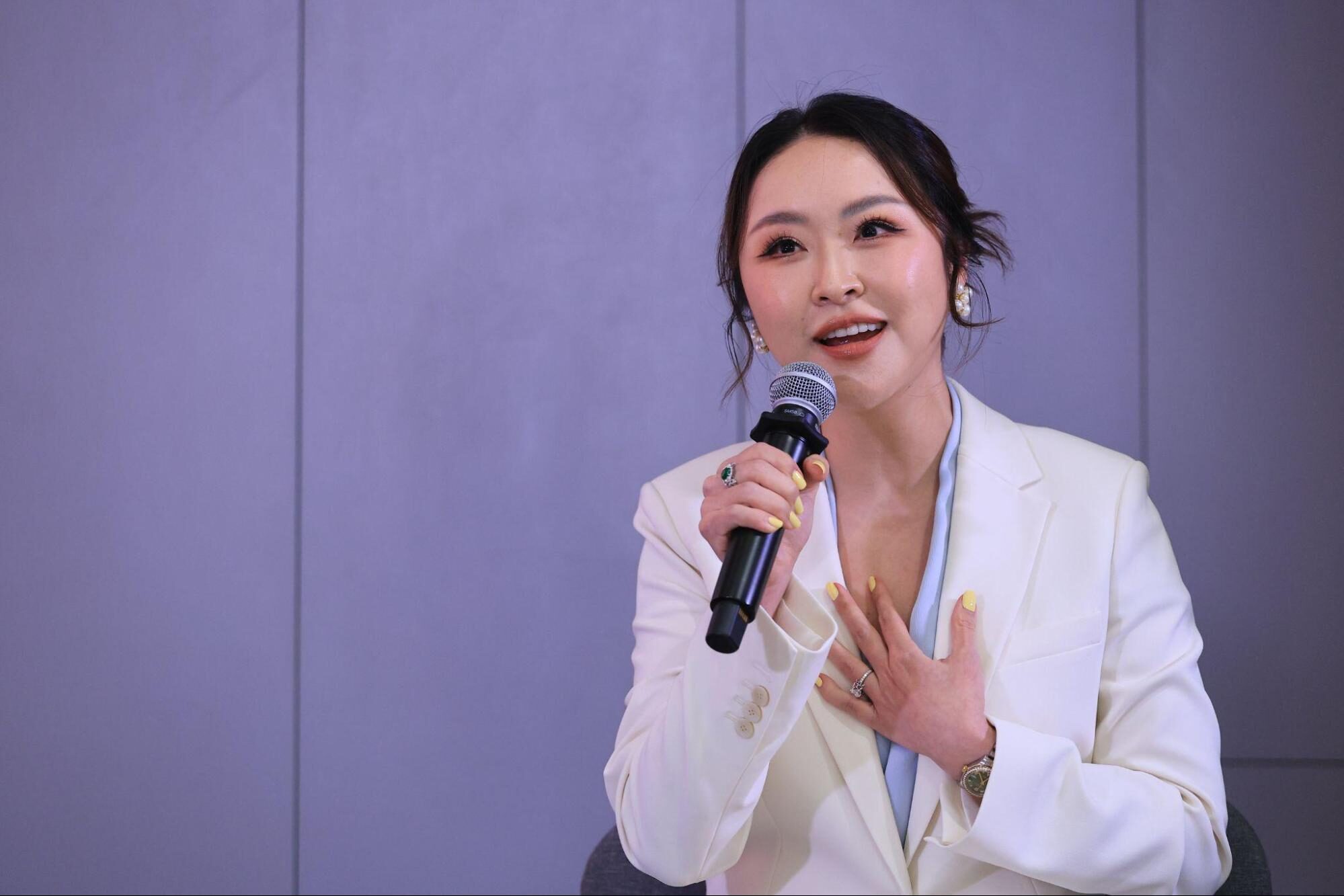 ณชา จึงกานต์กุล เจ้าของแบรนด์ KUNNA ณชา จึงกานต์กุล เจ้าของแบรนด์ KUNNA