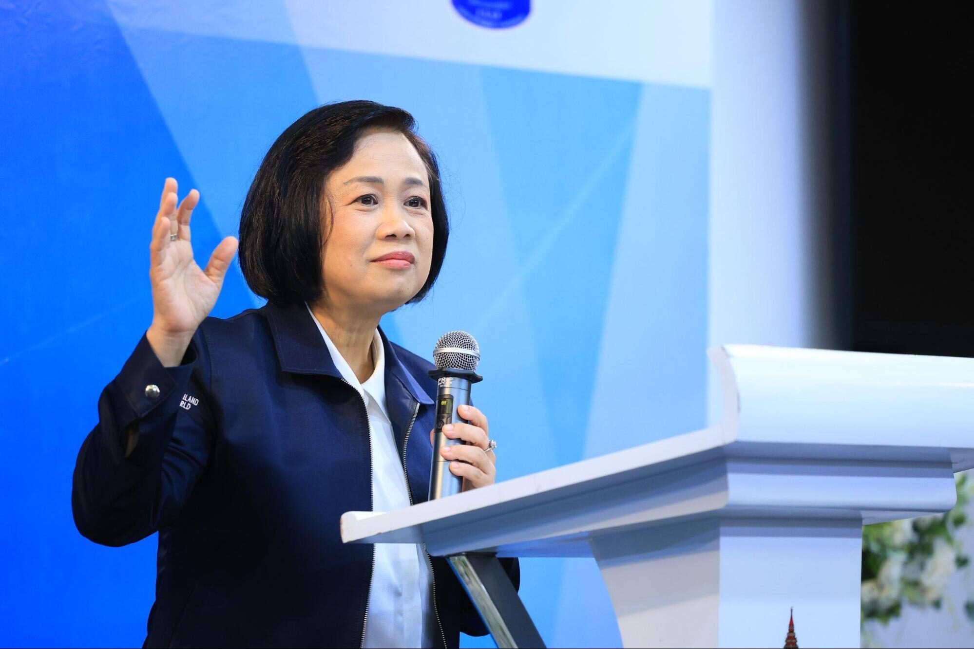 มีนา ศุภวิวรรธน์ ผู้ช่วยกรรมการผู้จัดการใหญ่บริหารชื่อเสียงองค์กรและกิจการเพื่อสังคม บริษัท ปตท. จำกัด (มหาชน) มีนา ศุภวิวรรธน์ ผู้ช่วยกรรมการผู้จัดการใหญ่บริหารชื่อเสียงองค์กรและกิจการเพื่อสังคม บริษัท ปตท. จำกัด (มหาชน)