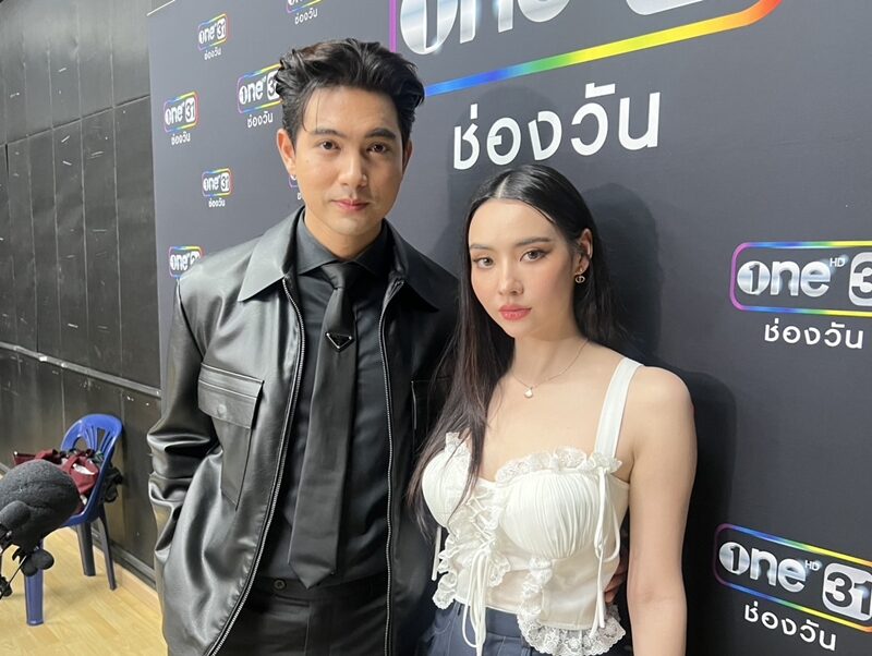 “เข้ม” เสิร์ฟรูปหน้าสดเบิร์ธเดย์ “มุกดา” ชมไม่แต่งหน้าก็สวย เผยสนิทเหมือน “คนในบ้าน”