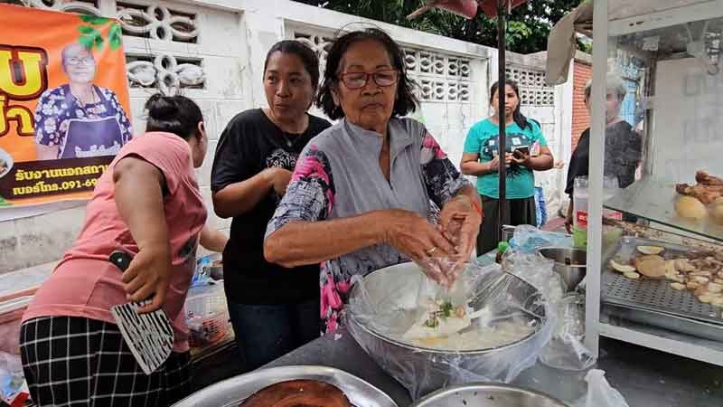 Noodle-icious win: Saraburi vendor hits jackpot, shares the flavour | News by Thaiger