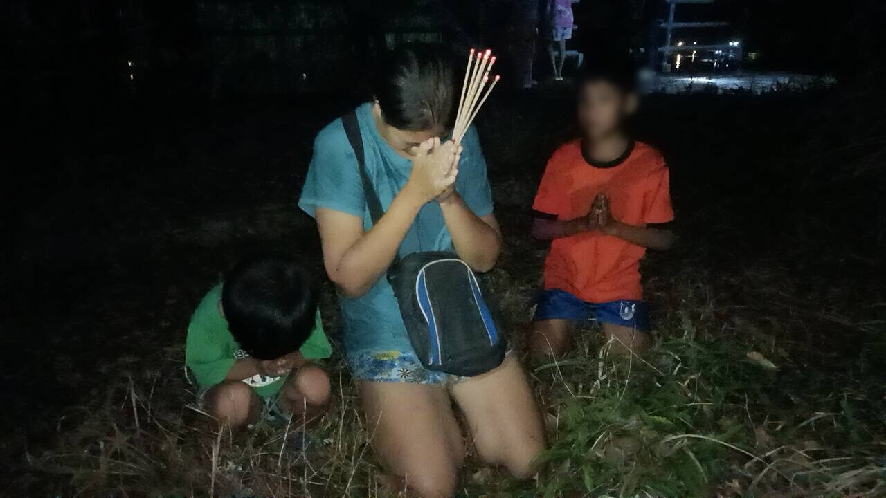 Two longtail boats collide on Prachin Buri River, one missing | News by Thaiger