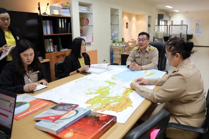 กรมทรัพยากรธรณี เปิดวอร์รูม เฝ้าระวังแผ่นดินถล่ม-น้ำป่า 24 ชั่วโมง 