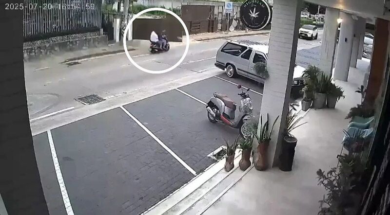 Motorcycle crash in Pattaya due to unsecured gate leaves two injured | News by Thaiger
